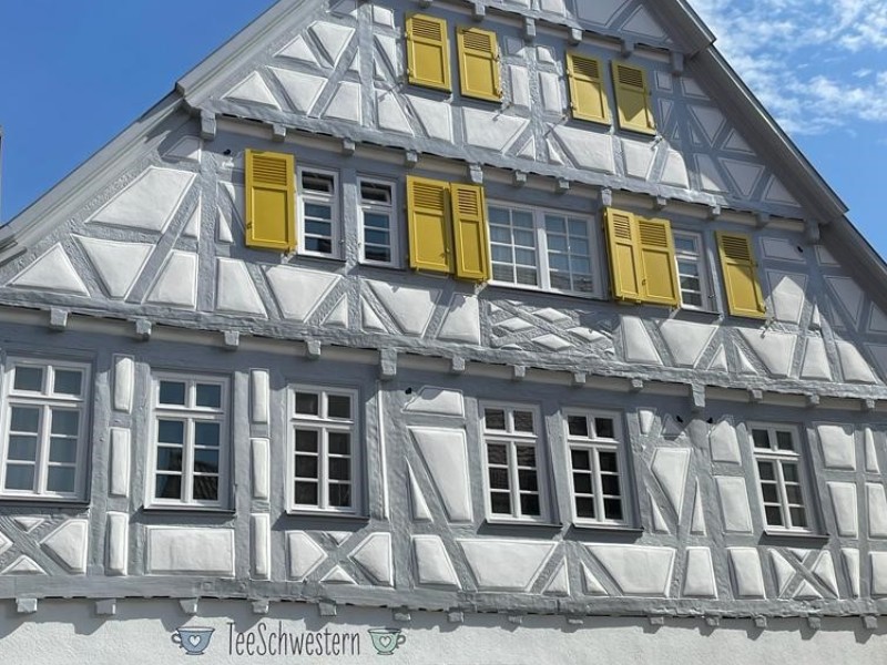 Dauerhaft schöne Fassade nach Renovierung Fachwerkhaus mit Silikat- und Standölfarben von Beeck
